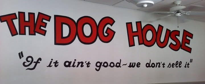 The Dog House Restaurant Sign